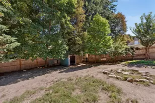 8 Lyndale Rd, Worcester, MA 01606 - Photo 32