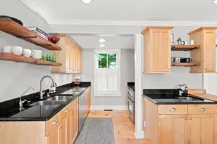 6 Merrill St, Newburyport, MA 01950 - Photo 12