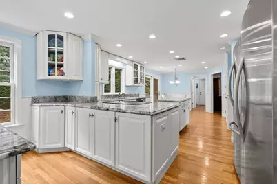 9 Eisenhower Circle, Wellesley, MA 02482 - Photo 6