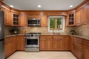 36 Grove St, Reading, MA 01867 - Photo 10