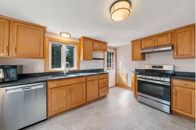 41 Jones Ave, Randolph, MA 02368 - Photo 8