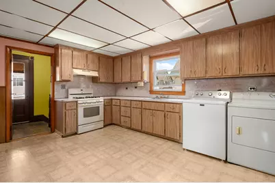 38 Clayton St, Malden, MA 02148 - Photo 8