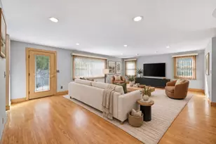 98 Meadowlark Dr, Longmeadow, MA 01106 - Photo 18