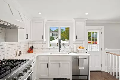 60 Hobson St, Saugus, MA 01906 - Photo 10