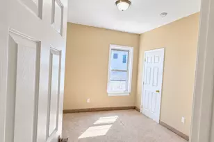 456 Coggeshall St, Fall River, MA 02721 - Photo 4