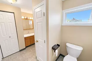 456 Coggeshall St, Fall River, MA 02721 - Photo 12
