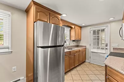 88 Quincy St, Brockton, MA 02302 - Photo 8