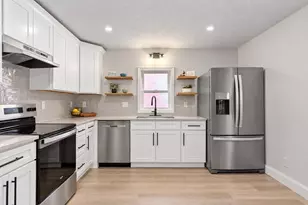 15 Arcadia St, Grafton, MA 01560 - Photo 4