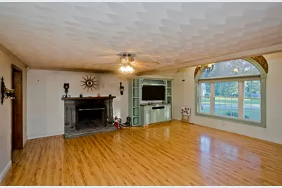 42 Glenn Dr, Wilbraham, MA 01095 - Photo 6