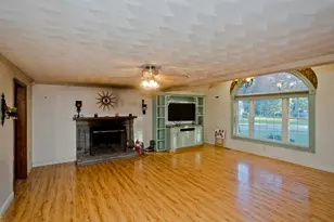 42 Glenn Dr, Wilbraham, MA 01095 - Photo 6