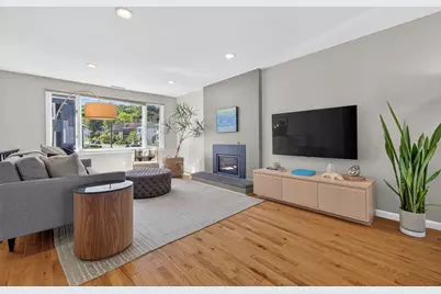95 Winthrop St, Waltham, MA 02453 - Photo 4
