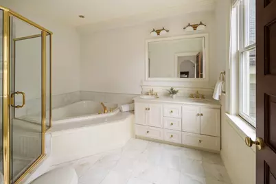 14 Winthrop St, Newton, MA 02465 - Photo 18
