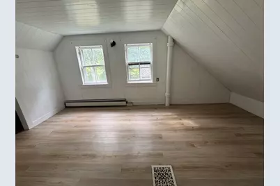 47 Pemberton St, Lowell, MA 01850 - Photo 10