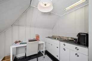 1175 Centre St, Newton, MA 02459 - Photo 34