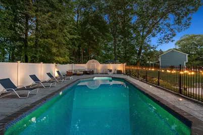3 Crockett Cir, Hopedale, MA 01747 - Photo 8