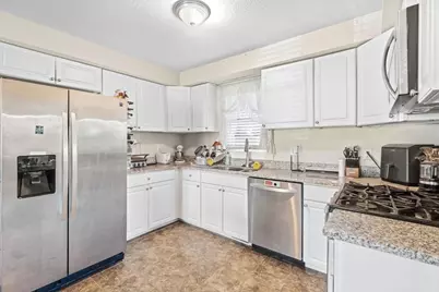 9 Mechanic St, Haverhill, MA 01830 - Photo 8