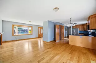 245 North St, Agawam, MA 01030 - Photo 4