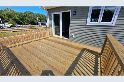 12 Willow St, Chicopee, MA 01020 - Photo 8