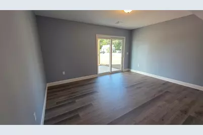12 Willow St, Chicopee, MA 01020 - Photo 32