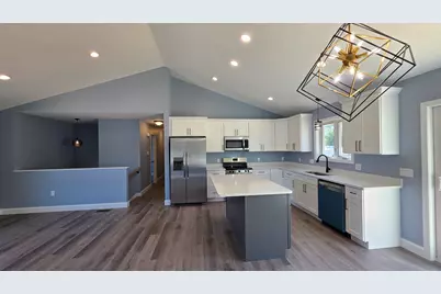 12 Willow St, Chicopee, MA 01020 - Photo 6
