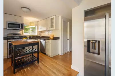 7 Beach St, Newton, MA 02460 - Photo 12