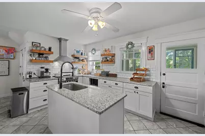 19 S Lenox St, Worcester, MA 01602 - Photo 10