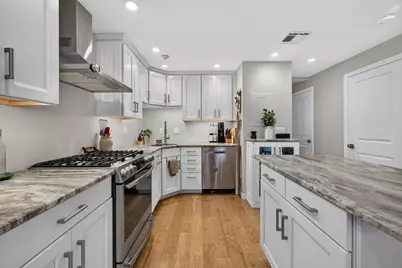 52 Warren St #2, Peabody, MA 01960 - Photo 4