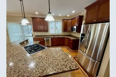 18 5th Ave #18, Watertown, MA 02472 - Photo 4