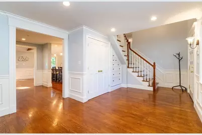 30 Sarah St, Burlington, MA 01803 - Photo 6
