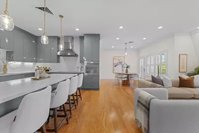 36 Elmwood Ave #11, Winchester, MA 01890 - Photo 10