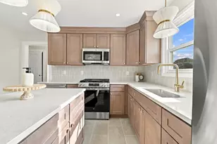 26 Gorham St, Dartmouth, MA 02748 - Photo 8