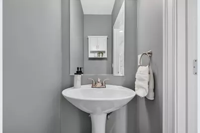 34 Senator Bolling Cir, Boston, MA 02124 - Photo 16