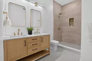 13 Clyde St, Somerville, MA 02145 - Photo 10