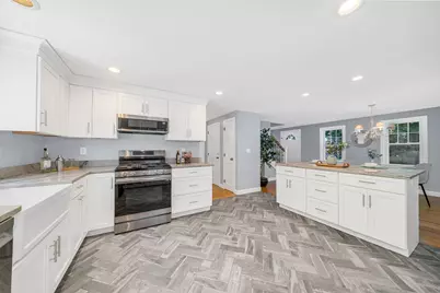 2 Hunter Dr, Newburyport, MA 01950 - Photo 6