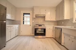 282 Common St, Watertown, MA 02472 - Photo 4