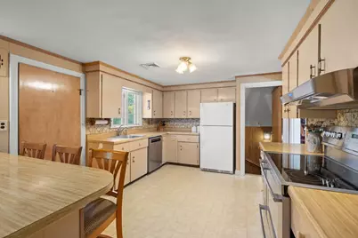 121 Wentworth Street, Dedham, MA 02026 - Photo 12