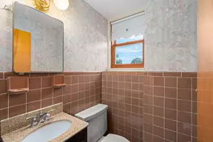 121 Wentworth St, Dedham, MA 02026 - Photo 20