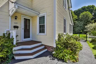 13 Collins St, Newburyport, MA 01950 - Photo 2