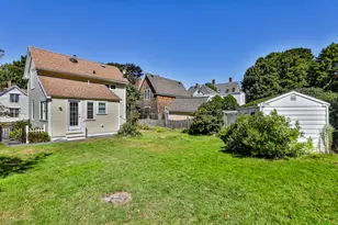 13 Collins St, Newburyport, MA 01950 - Photo 6