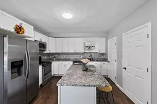 660 Pleasant St, Leicester, MA 01542 - Photo 4