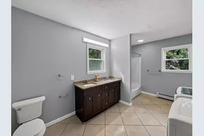 660 Pleasant St, Leicester, MA 01542 - Photo 20