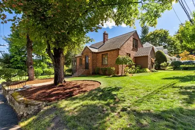 60 Prospect St, Wakefield, MA 01880 - Photo 2