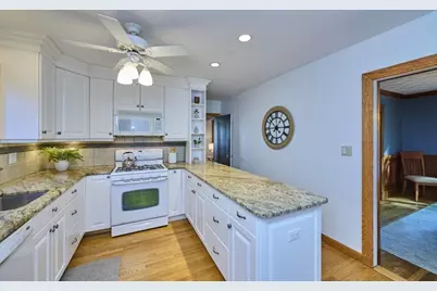 9 Princeton St, Newton, MA 02458 - Photo 8