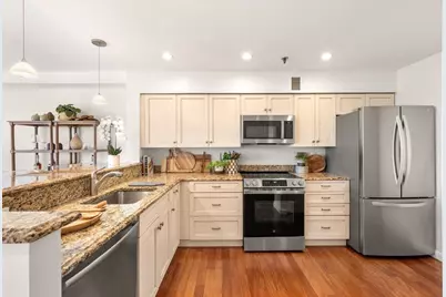16 Harcourt Street #9F, Boston, MA 02116 - Photo 8