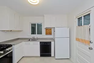 55 Arden St, Springfield, MA 01118 - Photo 8