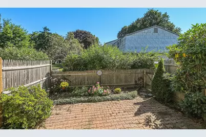 152 Corey Colonial #152, Agawam, MA 01001 - Photo 4