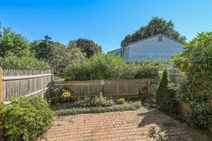 152 Corey Colonial, Agawam, MA 01001 - Photo 4