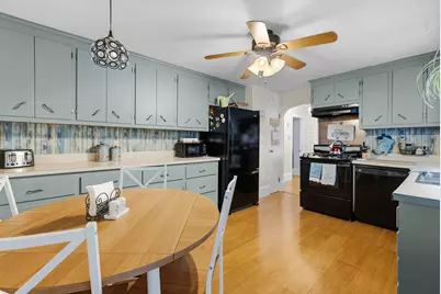 7 Norfolk Ave, Dartmouth, MA 02747 - Photo 8