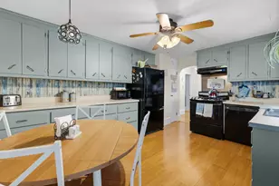 7 Norfolk Ave, Dartmouth, MA 02747 - Photo 8