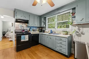 7 Norfolk Ave, Dartmouth, MA 02747 - Photo 6
